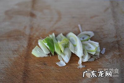 胡萝卜丝炒肉丝的做法 胡萝卜炒肉丝的做法