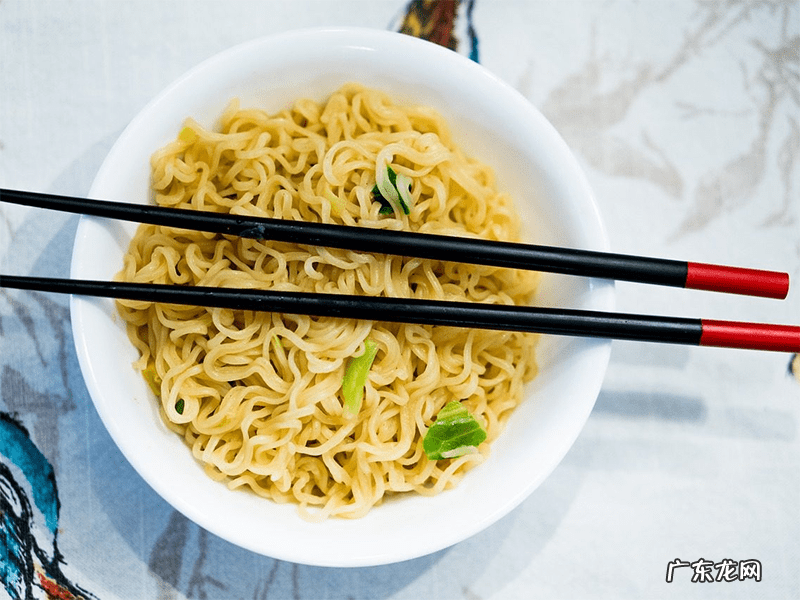 孕晚期可以吃泡面吗 孕妇能吃泡面吗?偶尔