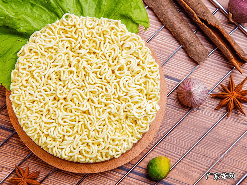 孕晚期可以吃泡面吗 孕妇能吃泡面吗?偶尔