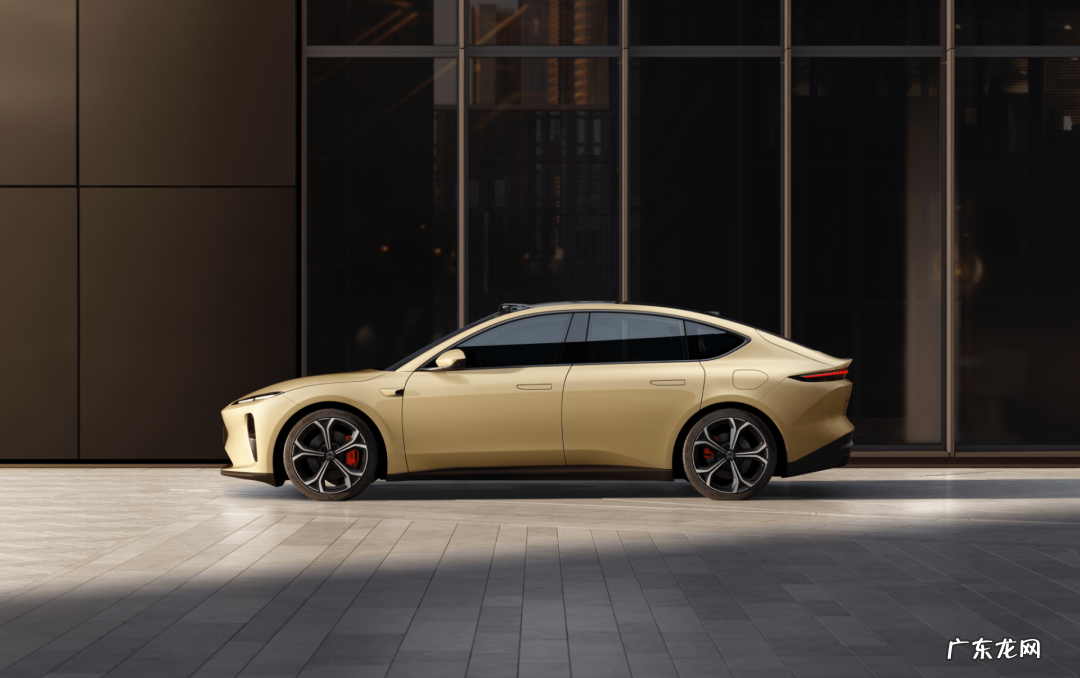 李斌自曝蔚来版Model Y,明年推5款新车,市值一夜涨超180亿