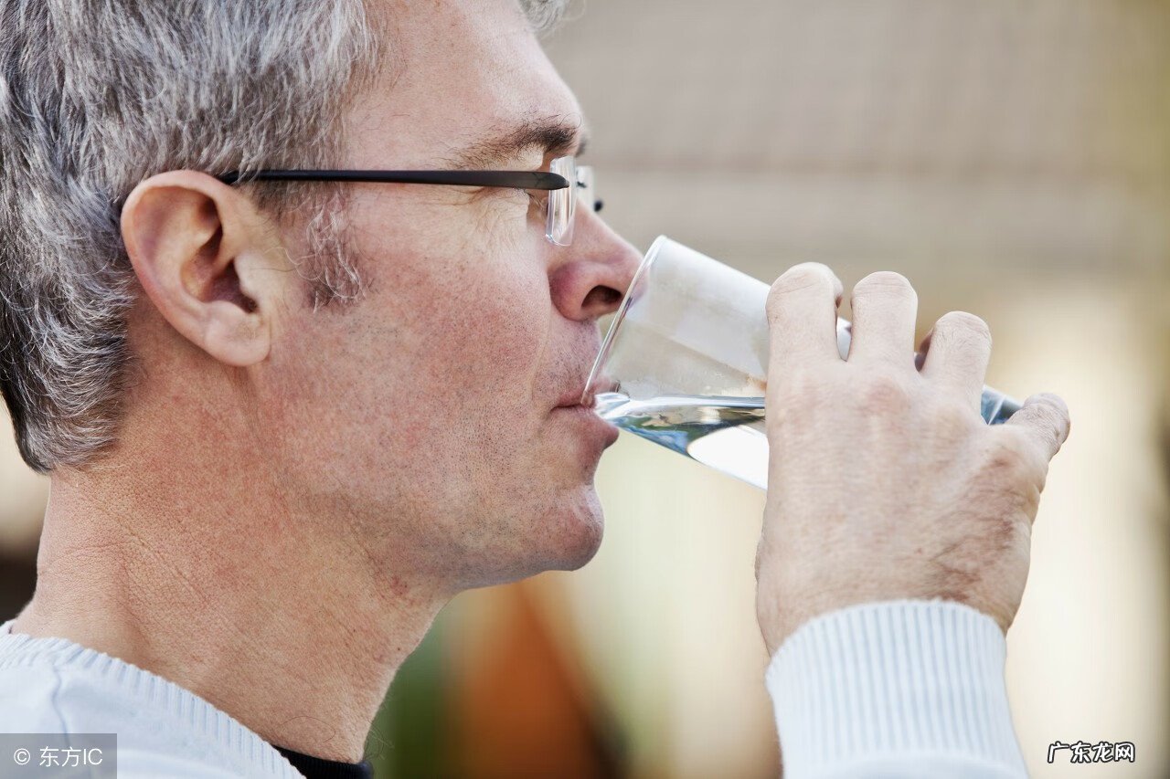 严重手足口病症状 口足手病的症状严重不