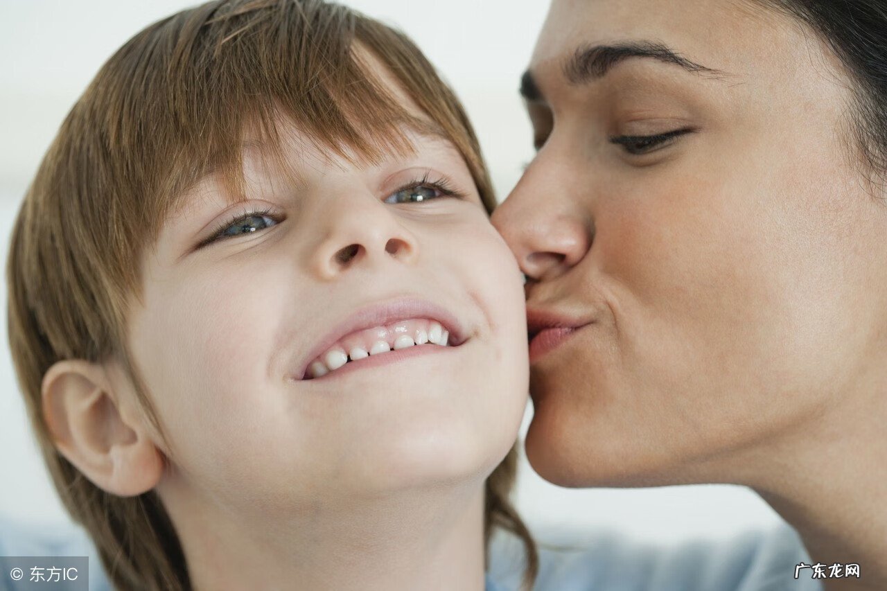 严重手足口病症状 口足手病的症状严重不