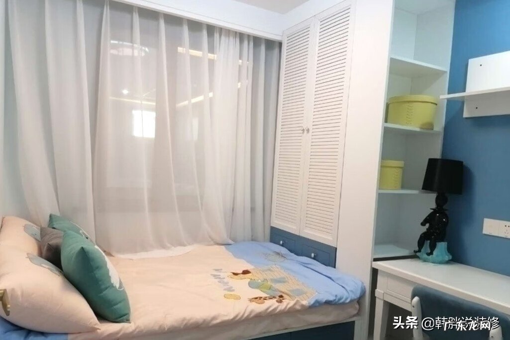 柜门高低不平如何调整视频 风水镜柜门板盖不住怎么调节