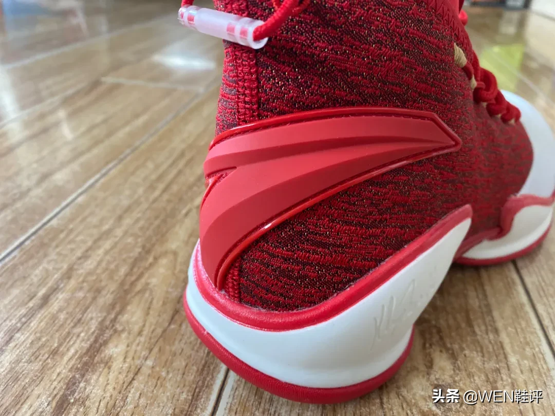 鞋面中间有一条线叫什么鞋