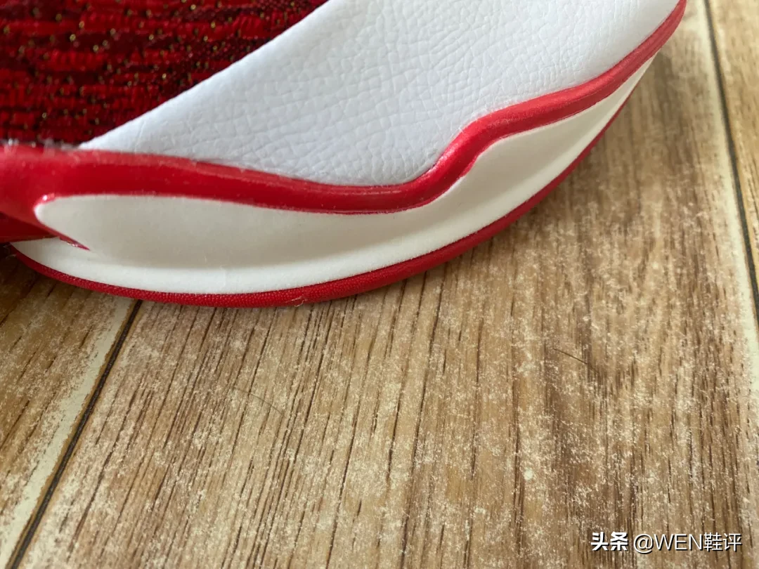 鞋面中间有一条线叫什么鞋