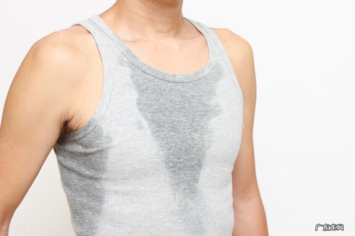 为什么下面有脏脏的东西出来 为什么男人睡觉的地方会脏