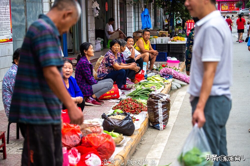 类似我是女先生的灵异小说 风水美女晒羞什么书有这个