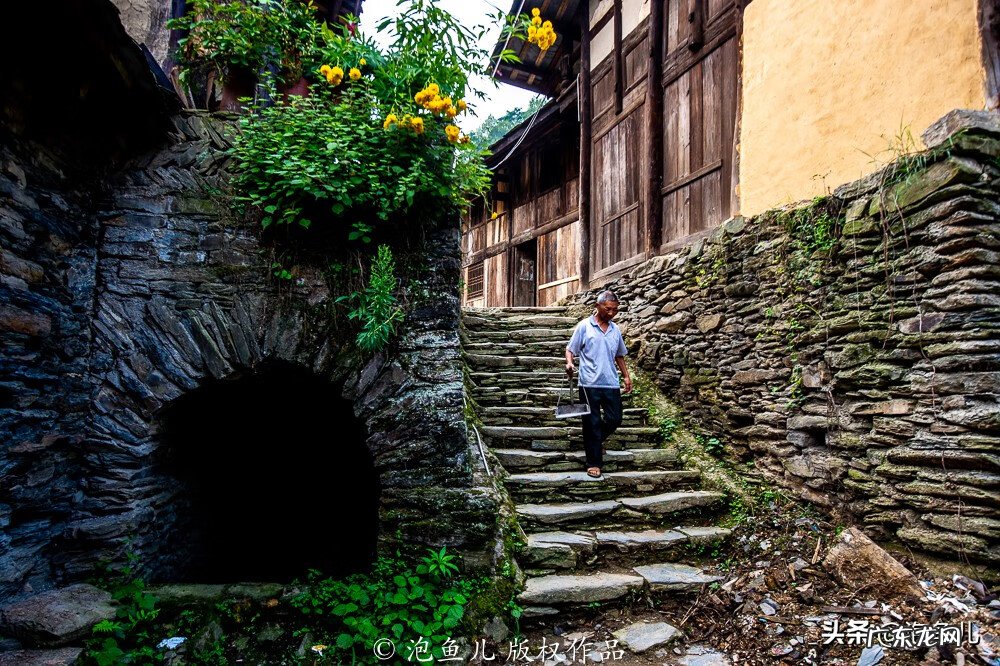 类似我是女先生的灵异小说 风水美女晒羞什么书有这个
