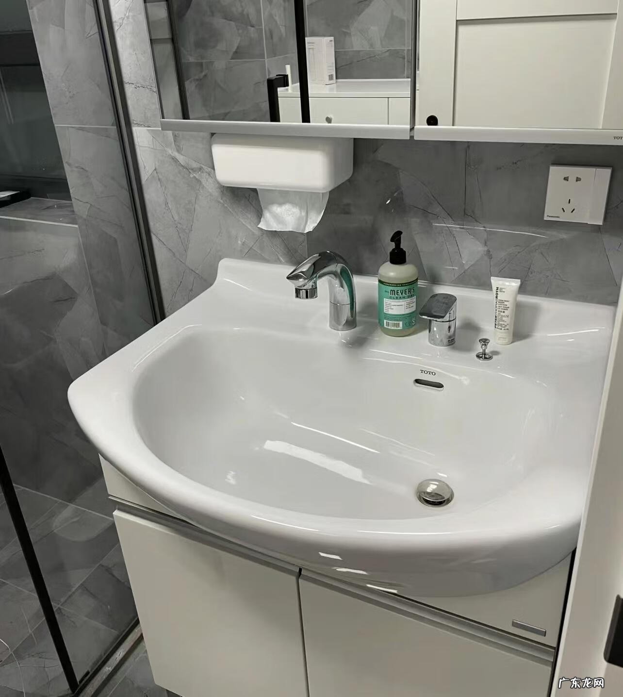 金属花盆带滑轮底托盘 带滑轮的花盆托盘