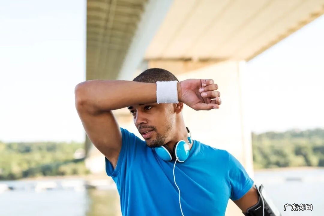 出汗多是怎么了 出汗多是怎么回事