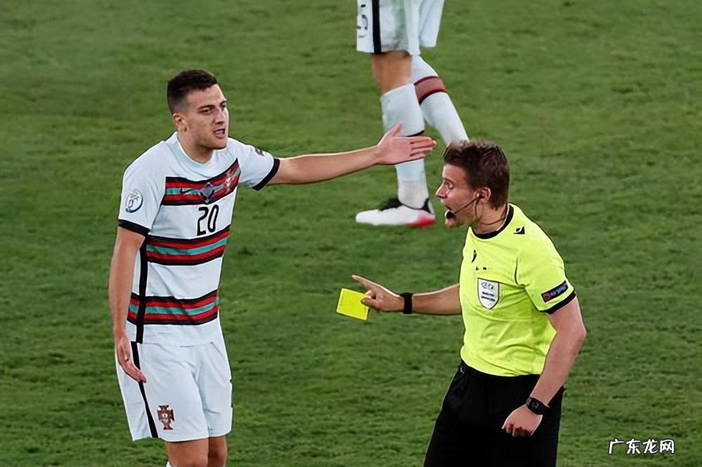 滕哈赫为达洛特鸣不平!他被网暴了,曼联帮在国家队孤立C罗?