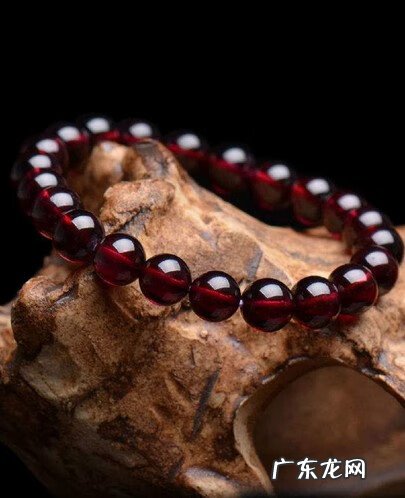 石榴的十大功效与作用 石榴的功效与作用禁忌是什么