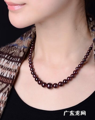 石榴的十大功效与作用 石榴的功效与作用禁忌是什么