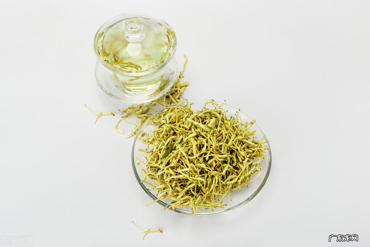 新生儿湿疹的表现及处理 新生儿湿疹症状有哪些