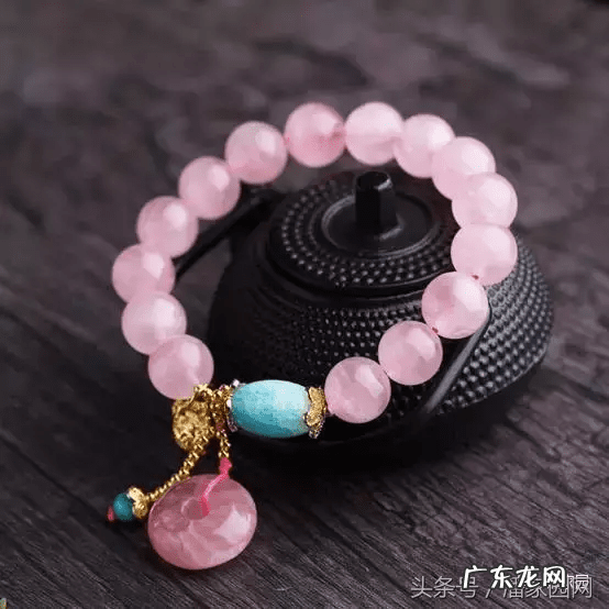 粉水晶里的裂纹棉絮 水晶有冰裂和棉絮好吗