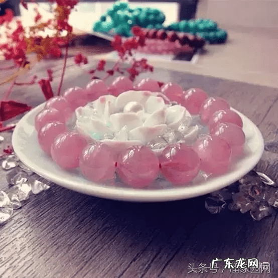 粉水晶里的裂纹棉絮 水晶有冰裂和棉絮好吗