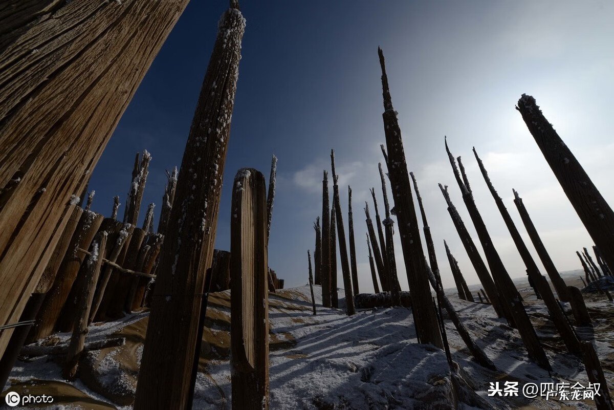 家的门口放棍子风水 用棍子插在坟上好吗