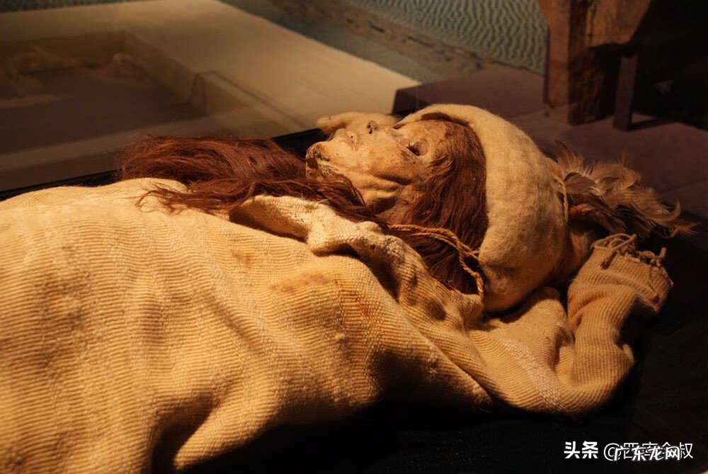 家的门口放棍子风水 用棍子插在坟上好吗