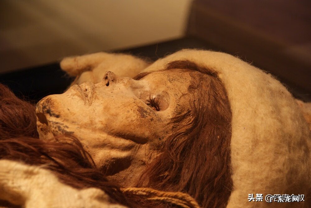 家的门口放棍子风水 用棍子插在坟上好吗