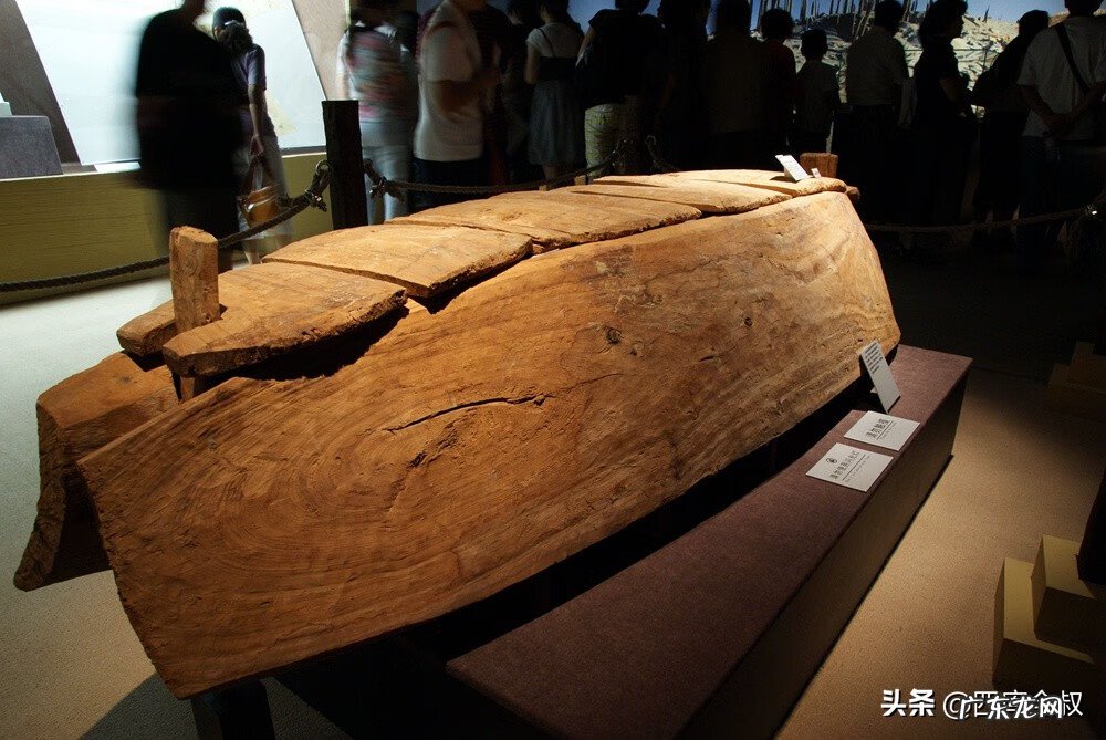 家的门口放棍子风水 用棍子插在坟上好吗