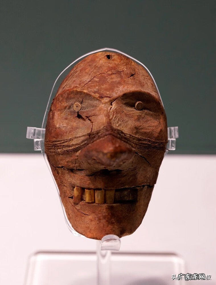 家的门口放棍子风水 用棍子插在坟上好吗