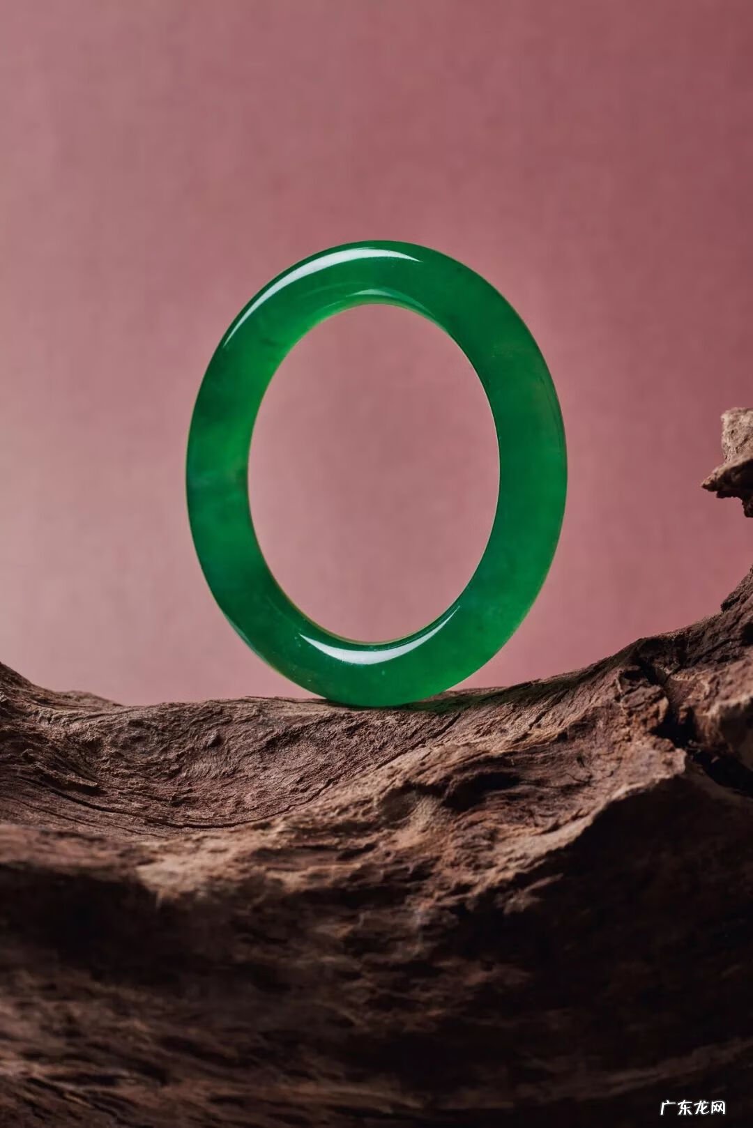 玉镯碎了怎么处理风水 戴玉手镯的风水