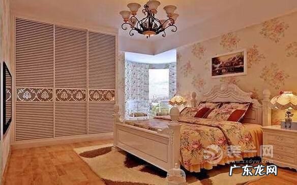 欧式床头背景墙 欧式床头适合挂什么画