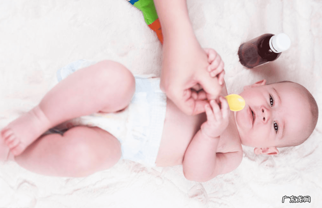 宝宝一天都低烧怎么办 一个月的宝宝低烧怎么办