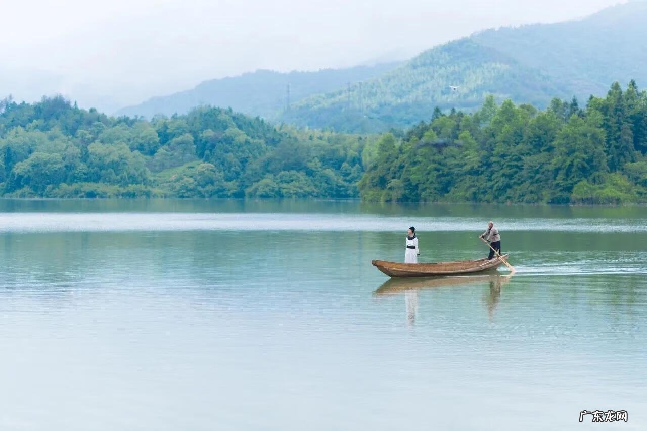 李白写了哪些有关山水景物的诗句 关于祖国风水的诗句