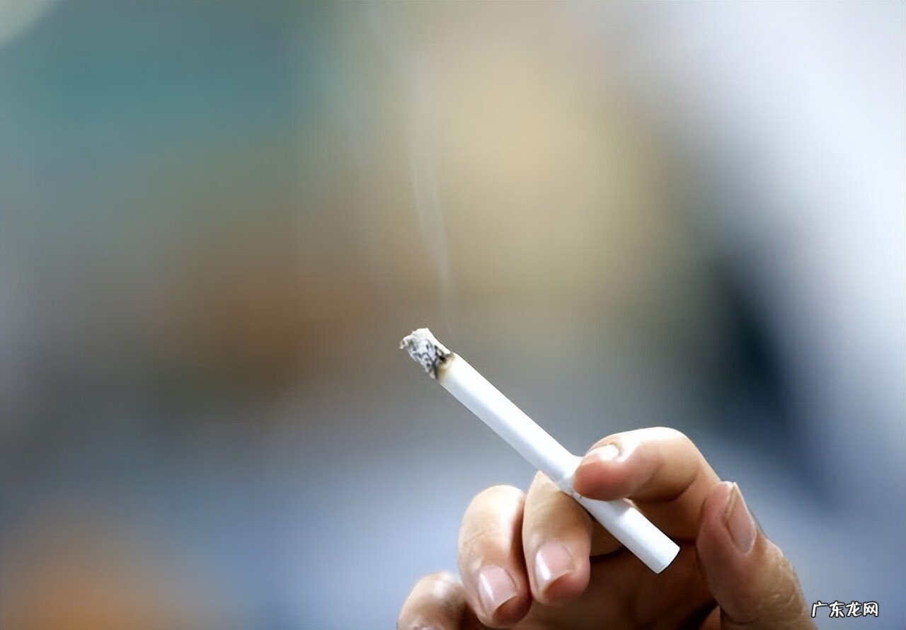 无缘无故感觉胸闷是什么原因 胸闷是什么原因引起的