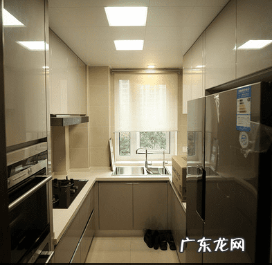 客厅在进门的左边风水 门厅偏左风水