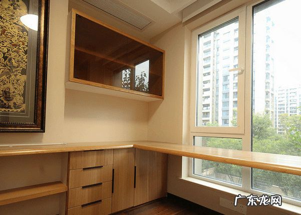 客厅在进门的左边风水 门厅偏左风水