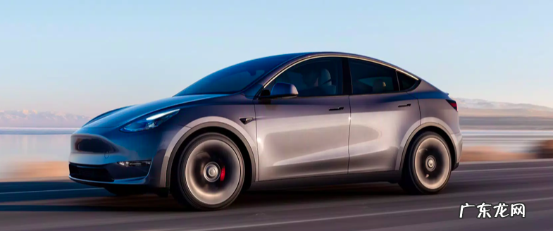 国产特斯拉全系降价,最高降3.7万,网友:愣着干嘛,维权啊