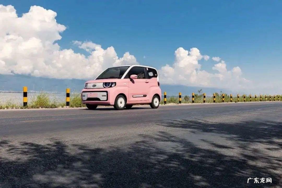 雷诺最新“儿童乐”：剪刀门设计，14岁没驾照也能开