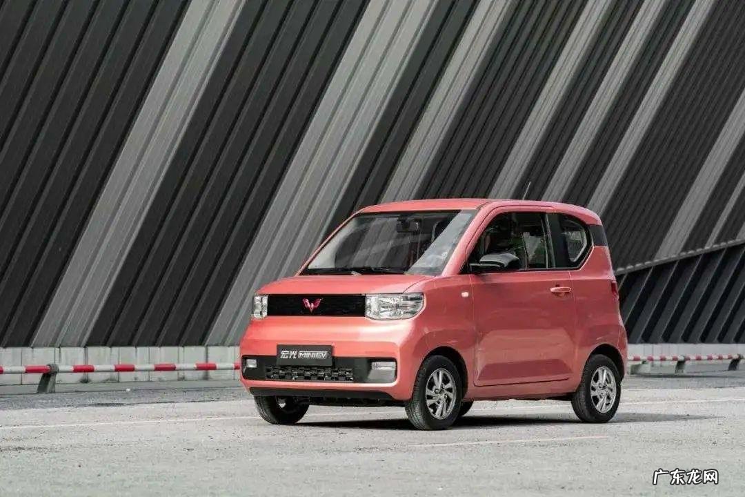 雷诺最新“儿童乐”：剪刀门设计，14岁没驾照也能开