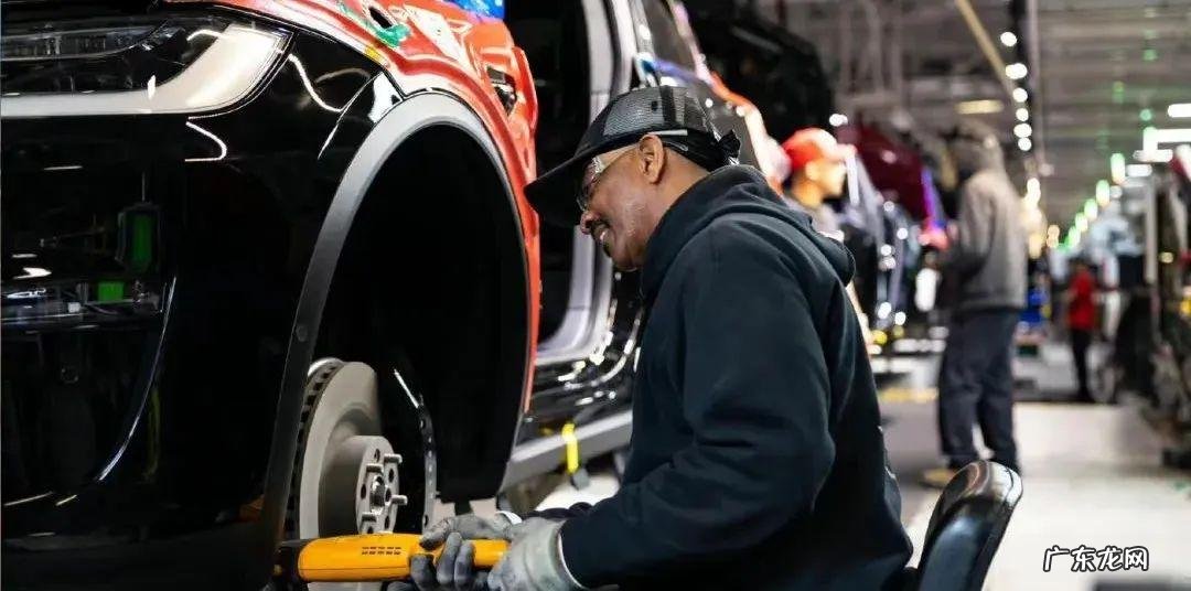 “特斯拉将是全宇宙最强”马斯克画饼:市值超4万亿,新车五折卖