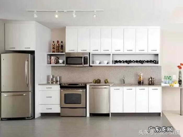 烤箱烤盘可以用洗碗机吗 烤箱放在洗碗机上面