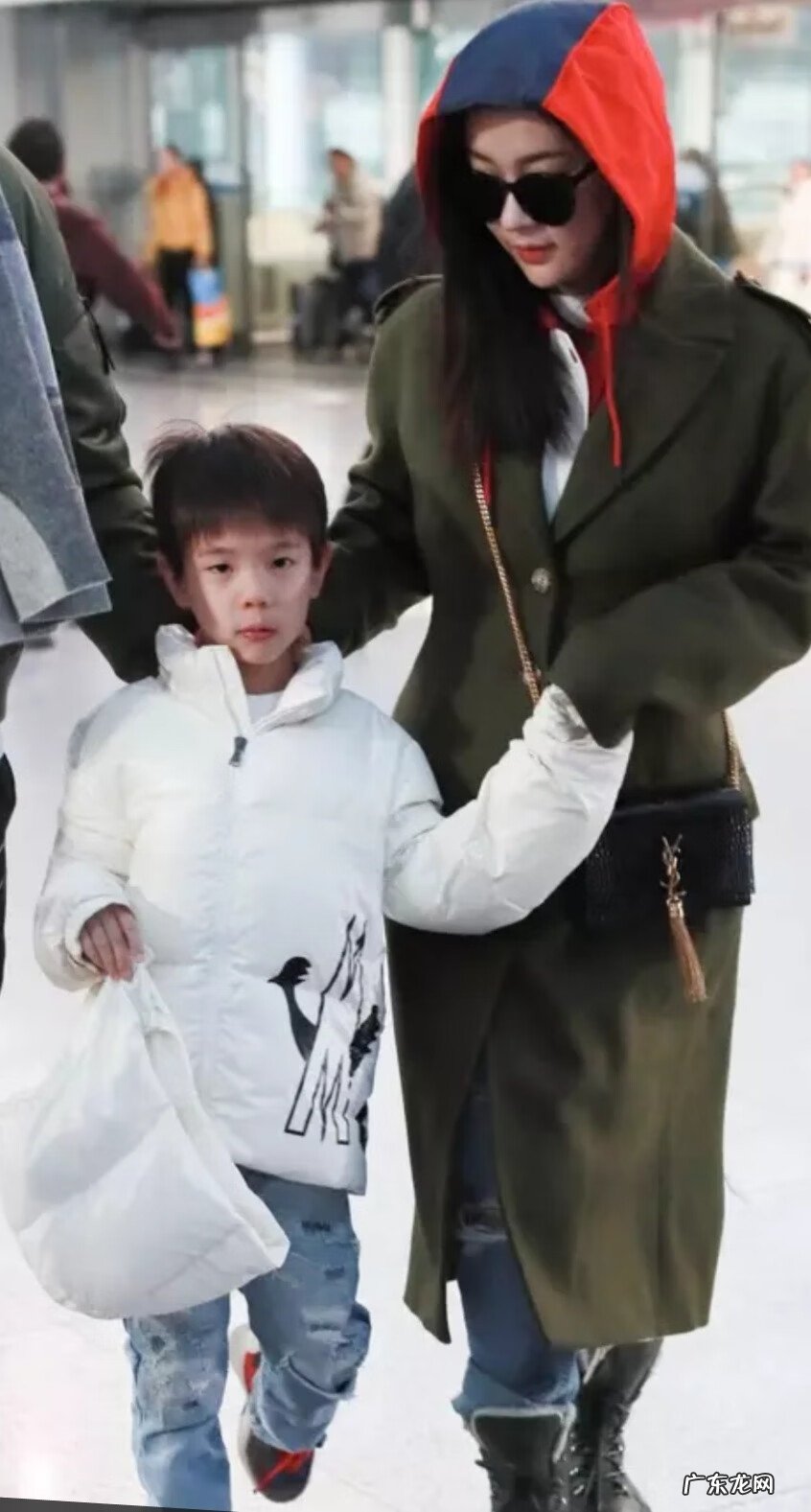 男士门牙风水 门牙漏风的男人