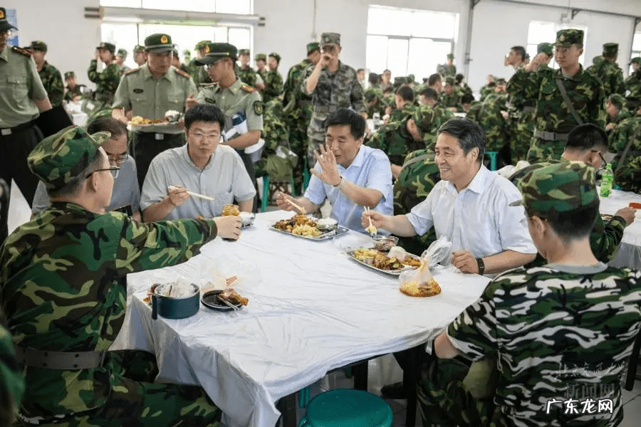 稍息立正站好舞台 稍息立正站好舞蹈完整版