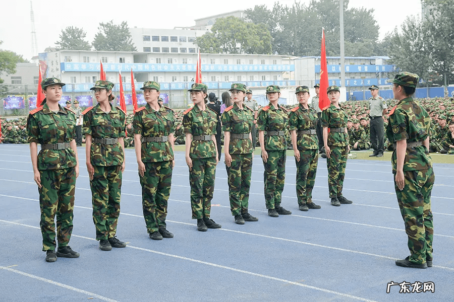 稍息立正站好舞台 稍息立正站好舞蹈完整版