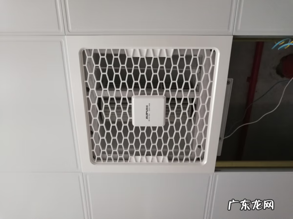 冰箱买白色还是灰色 灰色冰箱风水好不好