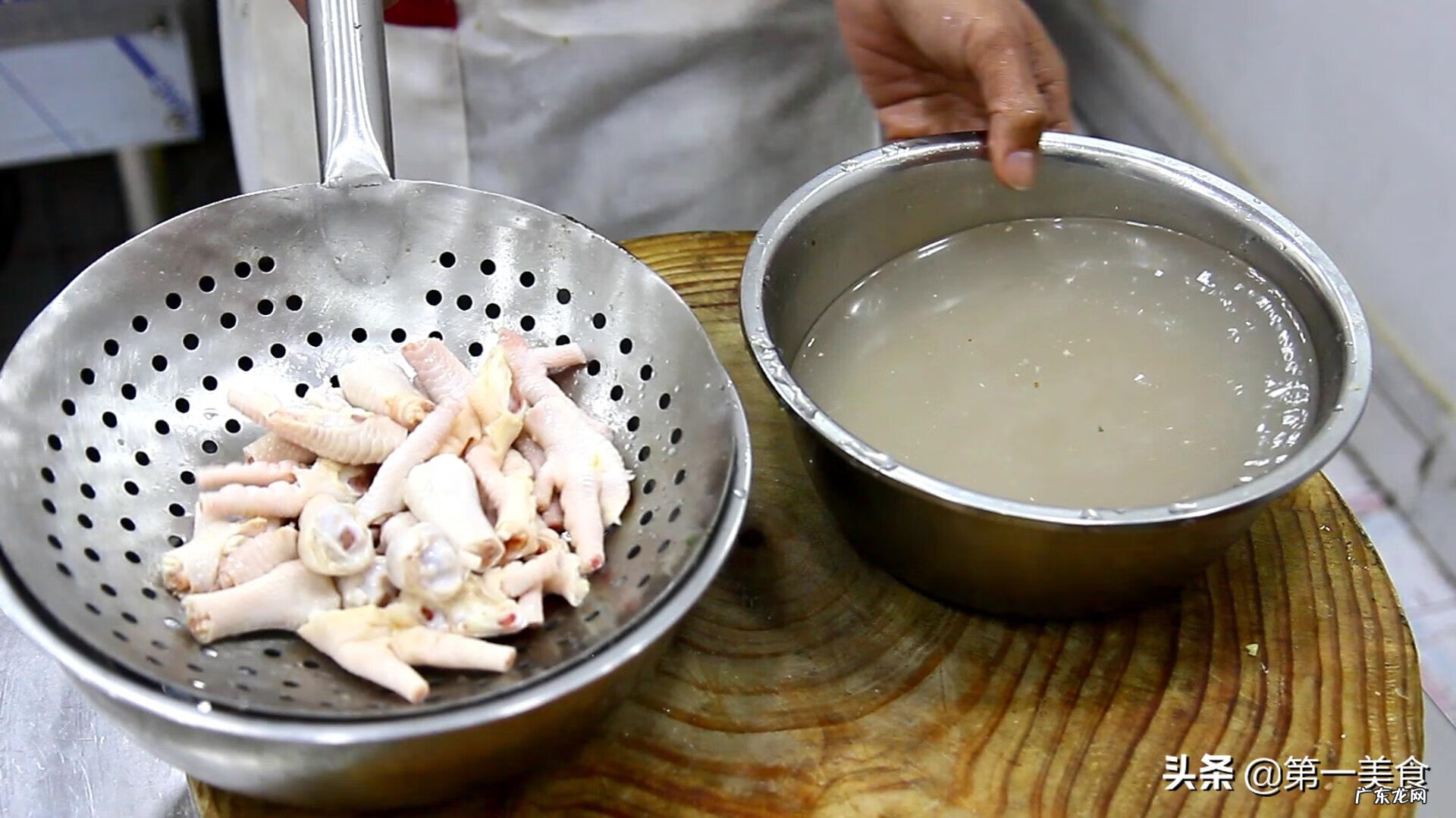 泡椒鸡爪怎么做法 咋样做泡椒鸡爪