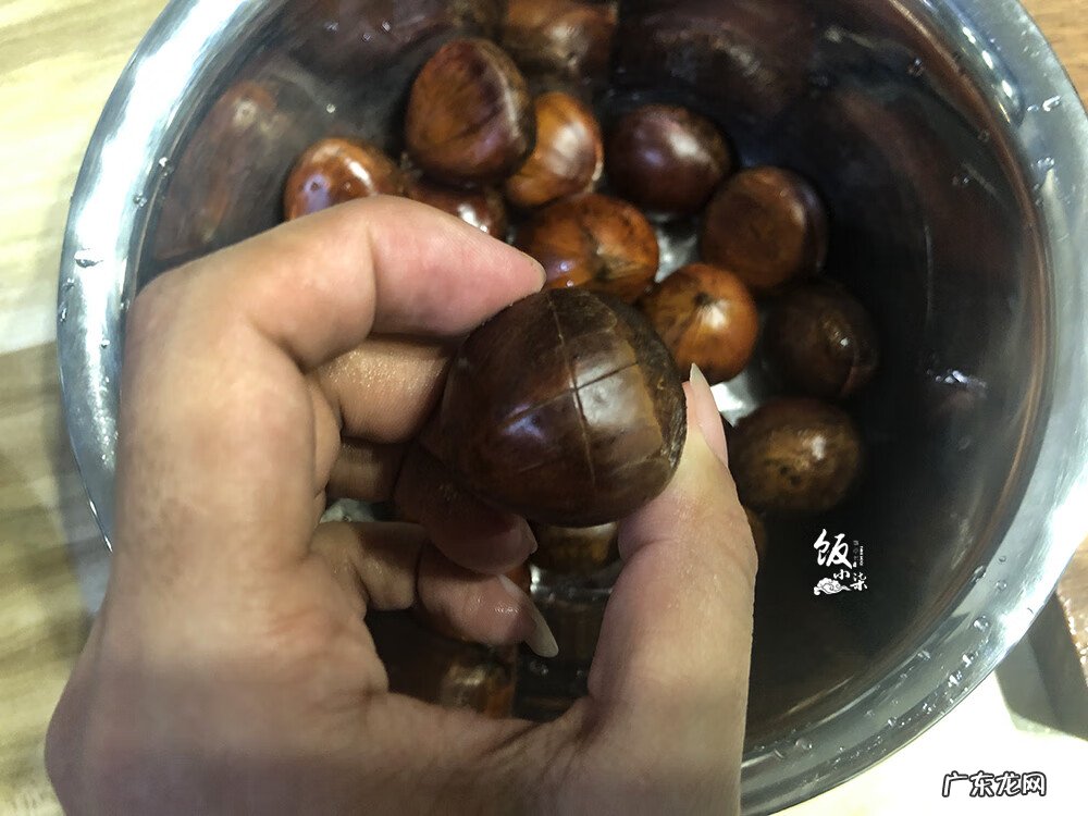 煮熟的板栗怎样好剥壳 板栗怎么煮好吃好剥壳做法