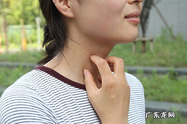 喉咙有痰吐不出来咽不下 喉咙有痰咳不出咽不下怎么办