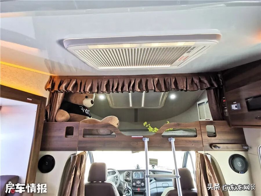 楼梯扶手左右的风水讲究 风水学隔水也可做扶手