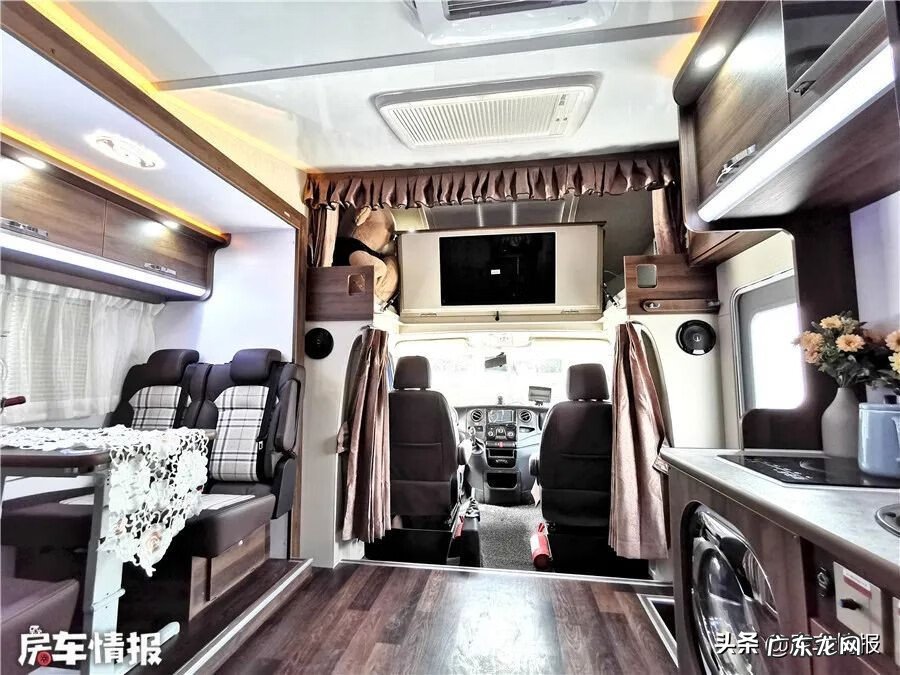 楼梯扶手左右的风水讲究 风水学隔水也可做扶手