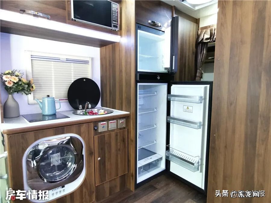 楼梯扶手左右的风水讲究 风水学隔水也可做扶手