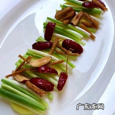 盐焗鸡的做法和配方 盐焗鸡的做法步骤和配方