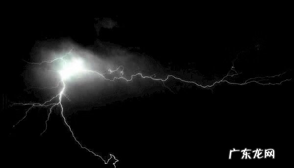 坟地挖出蜈蚣好吗 挖坟挖出蜈蚣好吗