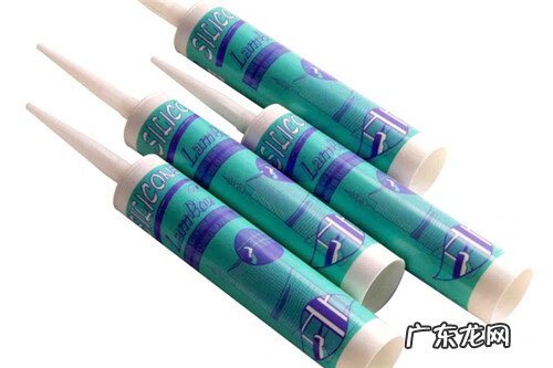 玻璃胶用什么洗得出来